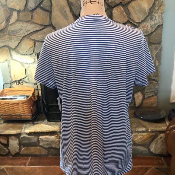 Gap T- Shirt - Picture 4 of 4